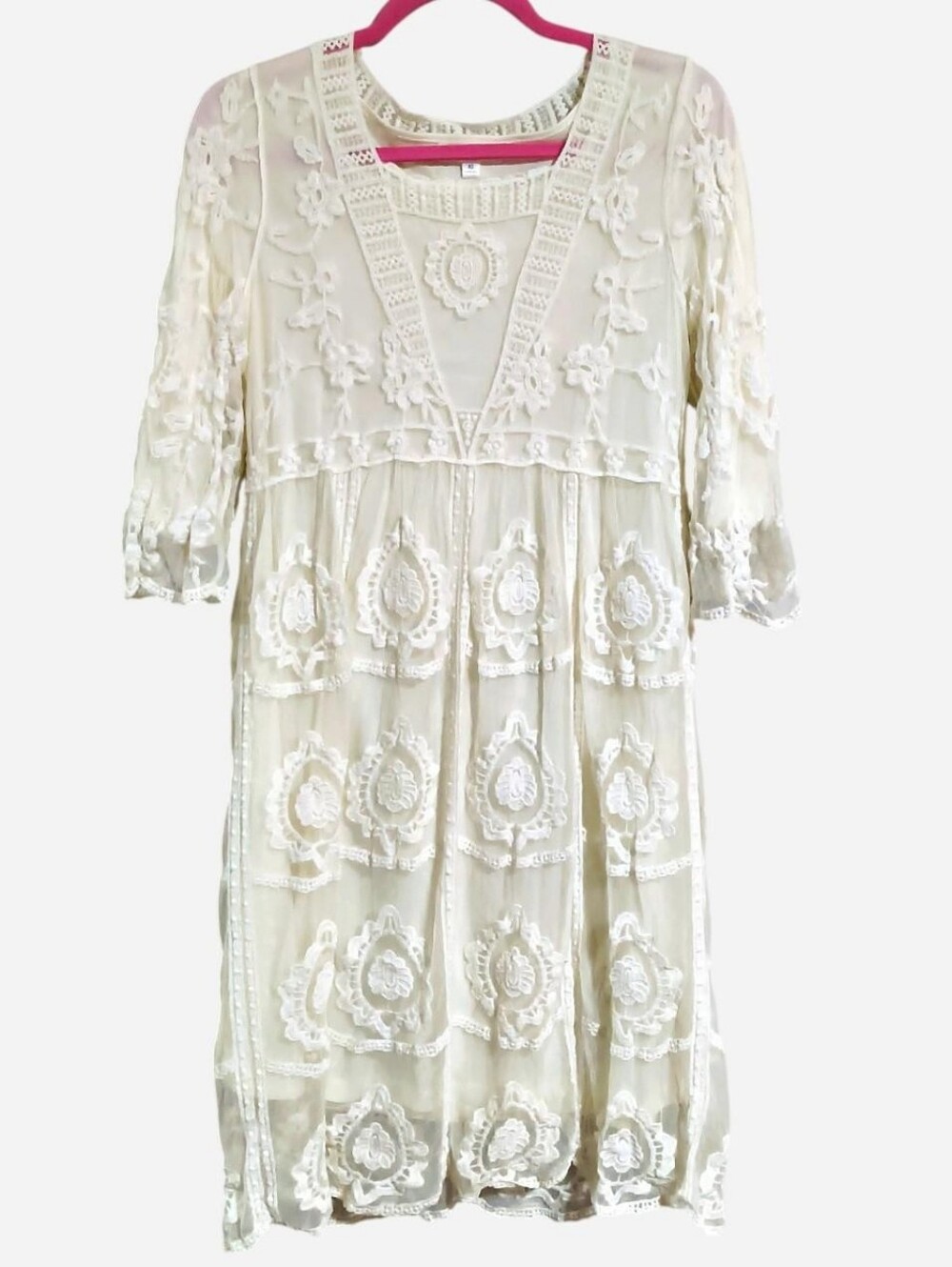 Down East white lace dress with 3/4 sleeves and V-neckline. Size: XS